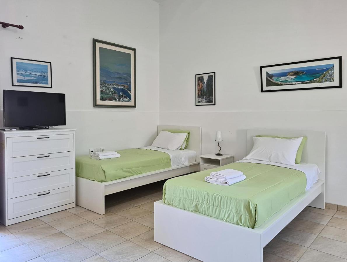 Enastron Vacation House Kíssamos Extérieur photo