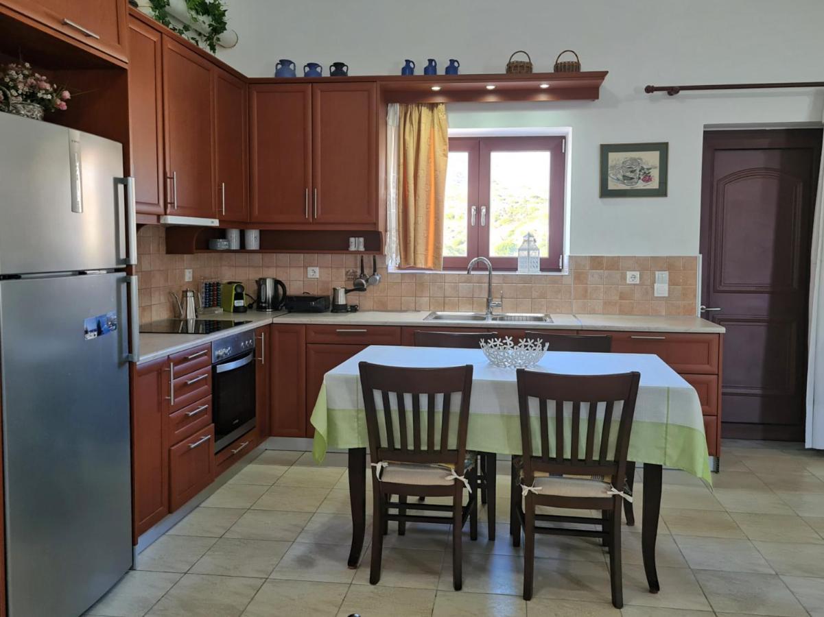 Enastron Vacation House Kíssamos Extérieur photo