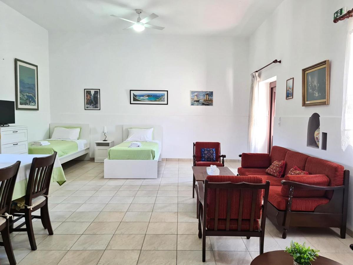 Enastron Vacation House Kíssamos Extérieur photo