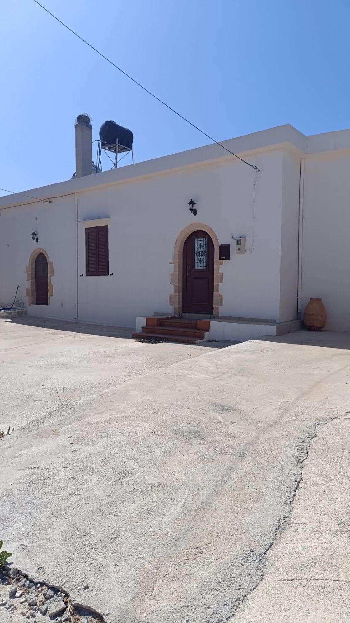 Enastron Vacation House Kíssamos Extérieur photo